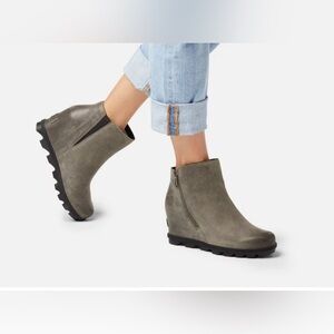 Sorel Joan Of Artic Wedge Zip Bootie🖤